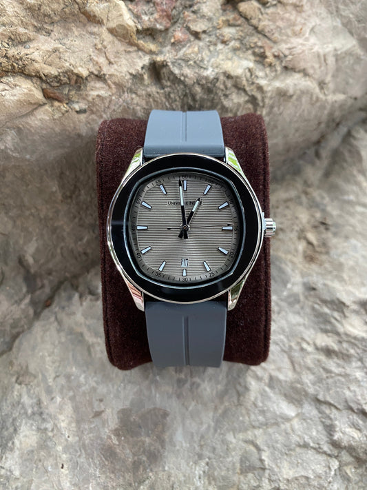 Universe Point Dated Dial